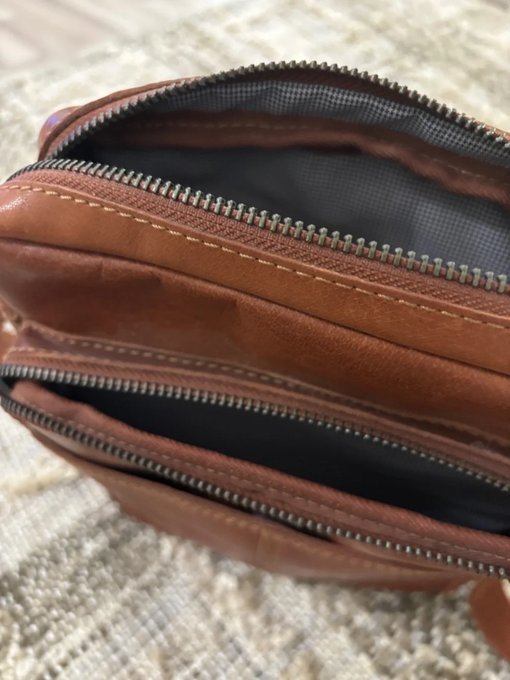 Spikes & Sparrow Saddle Brown Leather Crossbody Bag NWOT Unisex